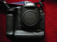 Canon EOS-1D Mark11N 8.2MP Digital  Camera Body, strap + Charger, & 3  Batteries