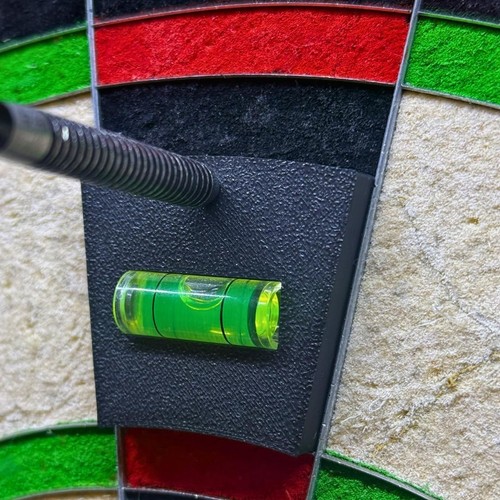Dartboard level tool - level,