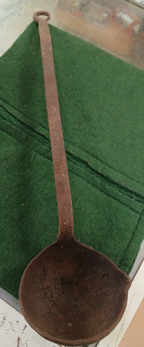 Small cast iron smelting - cast, ladle