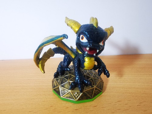 Broken wing legendary spyro - ,