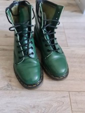 DR MARRENS AIR WAIR WITH BOUNCING SOLES GREEN BOOTS SIZE 3 WITH BOX ( A )