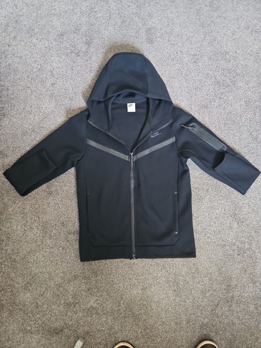 Small black 2020 tech - black,