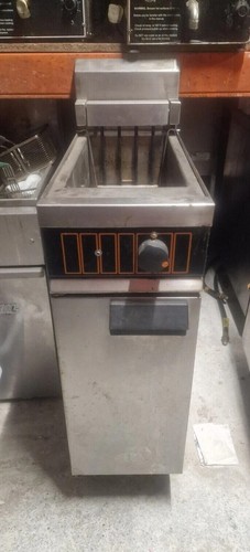 Single phase deep chip fryer - single,