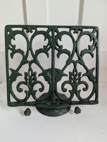 Vintage green cast iron - cast,