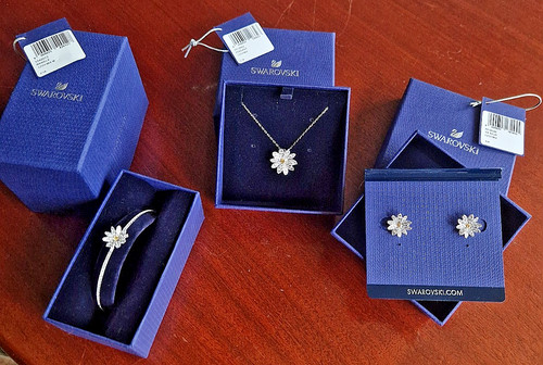 Swarovski yellow zirconia - yellow,