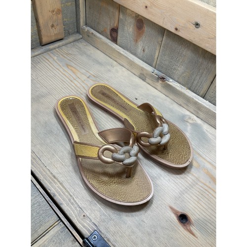 Grendha shakira women - by, 8