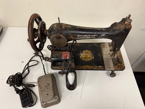 Antique 1901 singer treadle - singer,