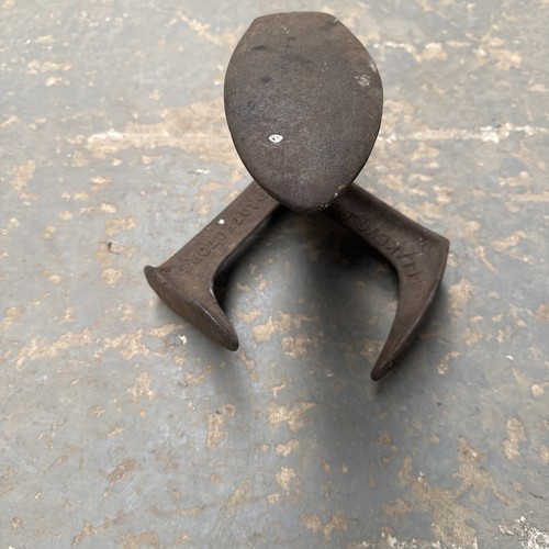 Vintage heavy cast iron - cast,