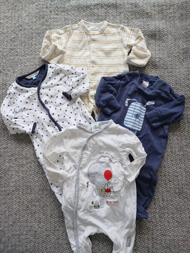 Months baby sleepsuits - 0-3,