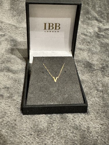 9ct gold initial - initial, necklace