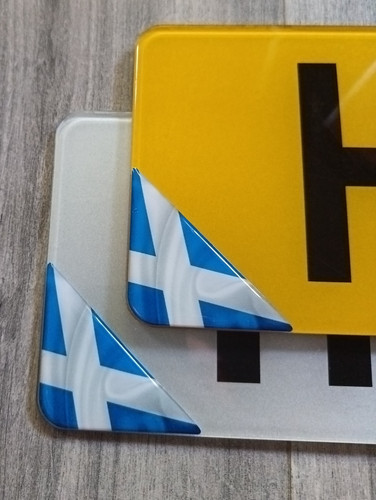 55mm waving scottish flag - 55mm,