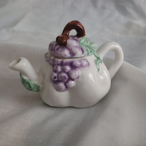 Pretty vintage miniature - pretty,