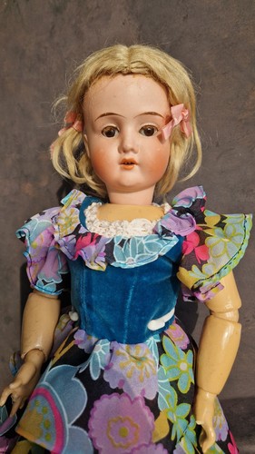 Antique bisque head - 17",