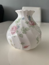 Vintage Wedgwood Bone China "Rosehip" Bud Vase