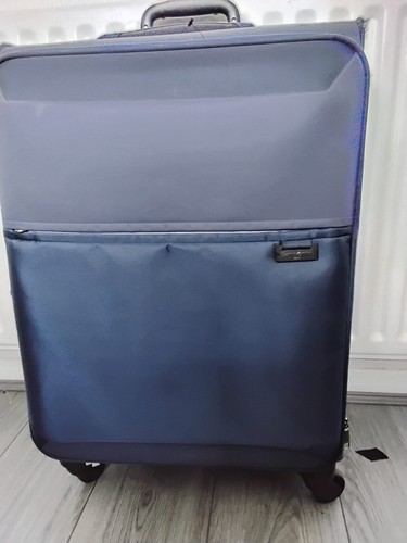 Samsonite suitcase medium