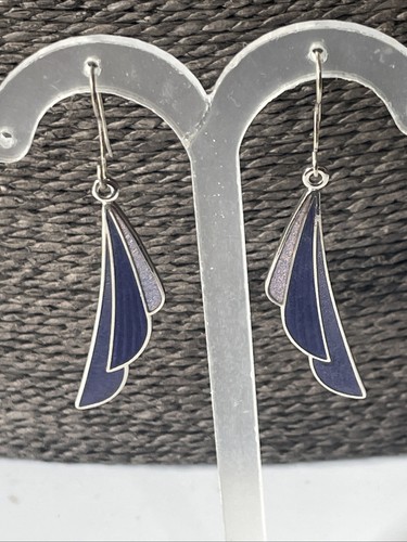 Lovely silver tone - lovely, sea