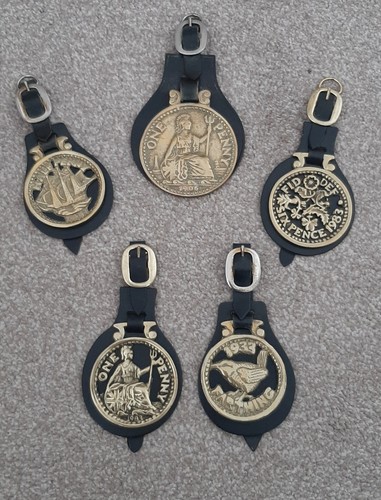 Horse brasses on leather - x,