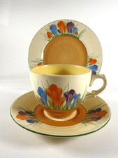 VINTAGE CLARICE CLIFF TRIO IN THE CROCUS PATTERN REF 1194/5