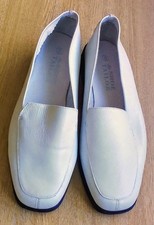 THE SHOE TAILOR SIZE 6EEE  WIDE FIT OFF  WHITE LEATHER SLIP ON  A29102525B320