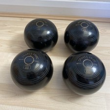 Set of Four Drakes Pride Willie Wood Lawn Bowls BIBC X99 Size: 6