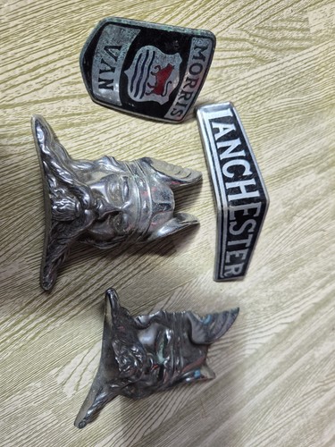 Vintage car badges morris - badges,
