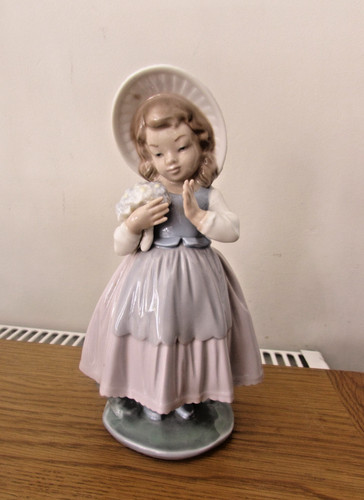 Nao lladro figurine girl - lladro,