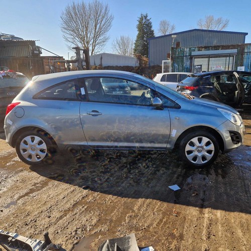 Vauxhall corsa manual - d, 3