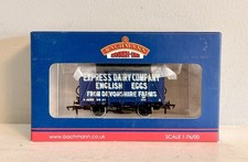Bachmann 38-072 OO Gauge Southern Vent Van Express Dairy Company English Eggs