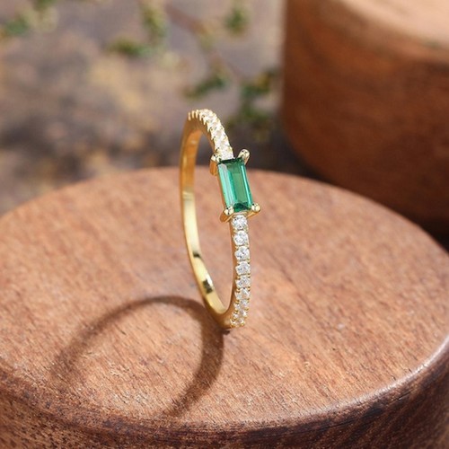 Emerald cut green - 1.30,