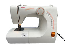 Working Toyota RS 2000 SE91 Sewing Machine with pedal and spare, not serviced.