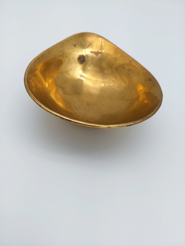 Vintage brass scale scoop - brass,