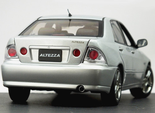 Vintage autoart 2000 - 1:18,