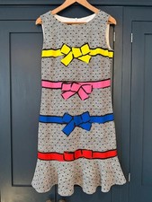 Boutique Moschino - Graphic