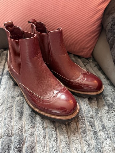 Ladies size boots - ladies, 5