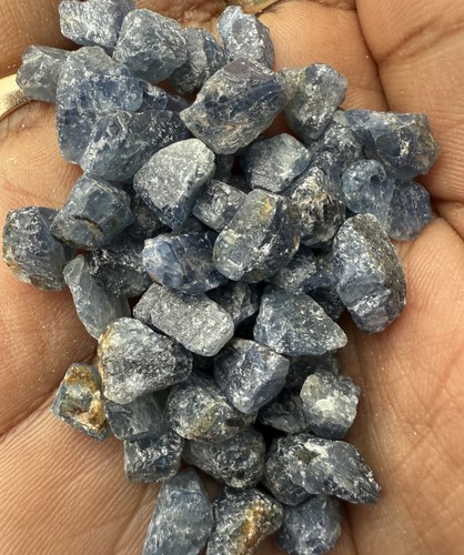 240 natural blue sapphire - 240,