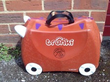 TRUNKI CHILDRENS SIT AND RIDE CASE GRUFFALO