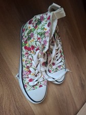 Lovely Floral Boots. Size 6