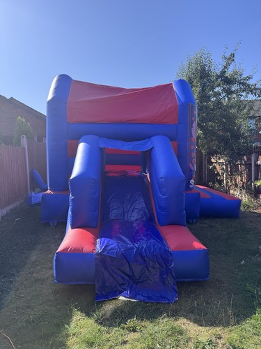 Bouncing castle with blower - with,