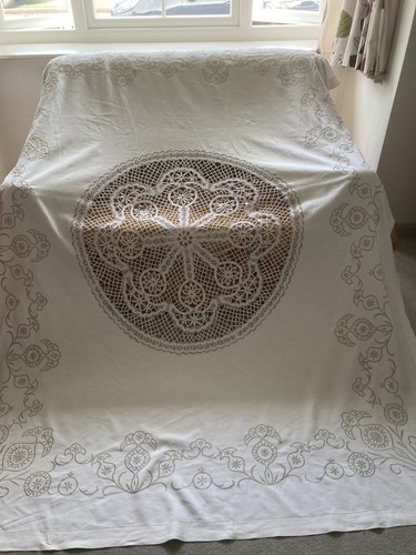 Large antique linen and lace - ,