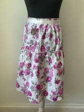 Vintage Apron Pinny  Gorgeous 1950s Fabric Pinky Lilac Roses Frilly Pocket