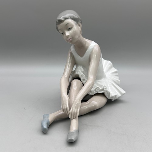 Nao lladro ballerina - by,