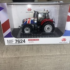 Universal Hobbies - Massey Ferguson 7624 Tractor - 1:32 - UH4264 - Mint