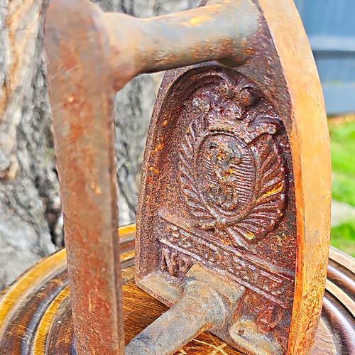 Vintage cast iron - cast,