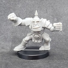 Blood Bowl Orc Blitzer Plastic