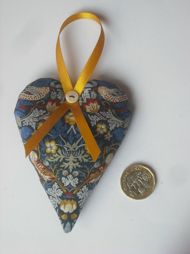 Strawberry thief liberty tana - strawberry,