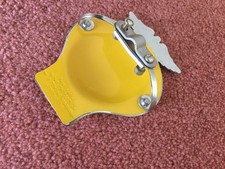 VINTAGE CAR BADGE.( AA