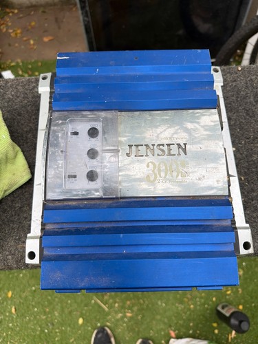 Jensen 300watts car amp - jensen,