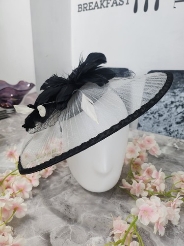 Black and white disc saucer - black,