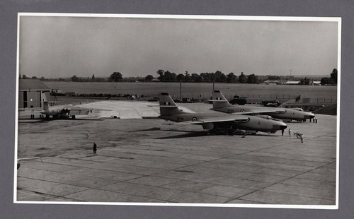 Vickers valiant large - vickers,