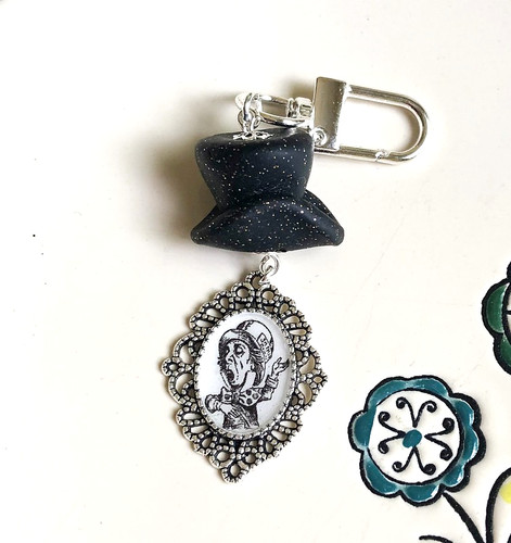 Mad hatter key chain tea - key,